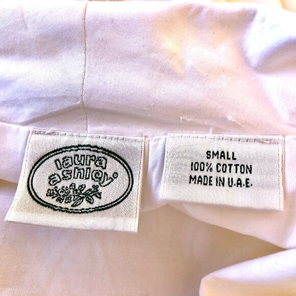 Laura Ashley Vintage 80's Long Robe White Cotton Embroidery Lace Made in U.A.E. - Picture 12 of 16